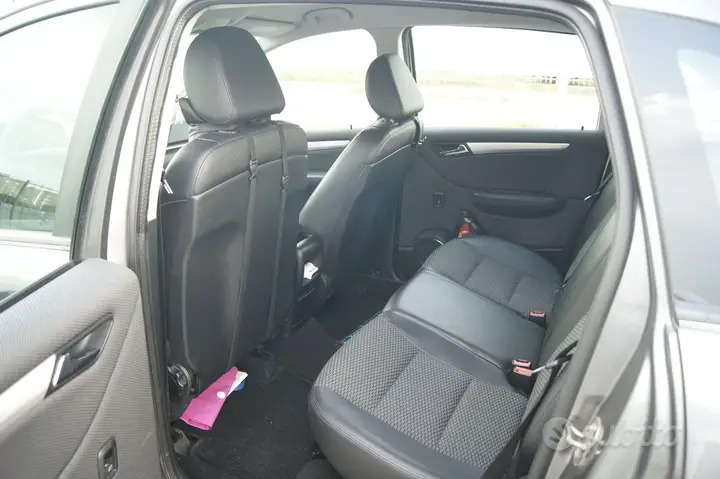 Mercedes-Benz B 2009 photo 4