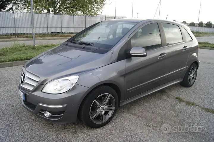 Mercedes-Benz B