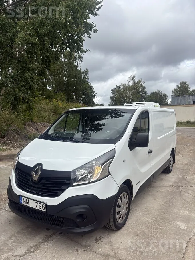Renault Trafic 2015 photo 2