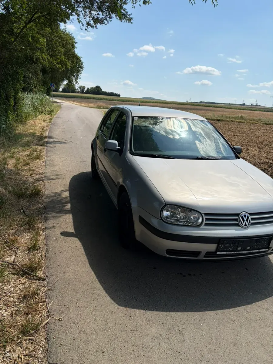 Volkswagen Golf 1999 photo 2