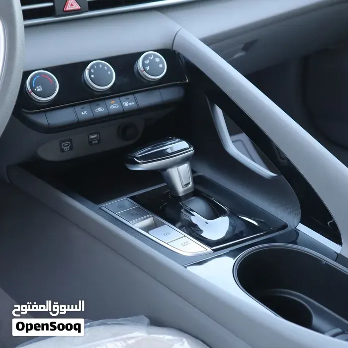 Hyundai Elantra 2026 photo 4