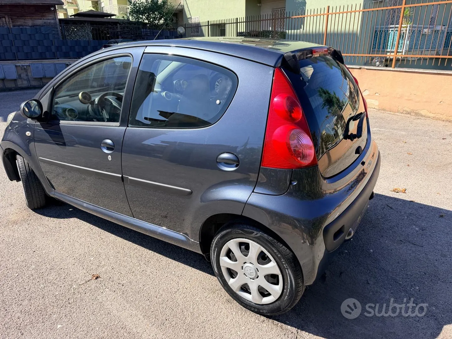 Peugeot 107 2008 photo 2
