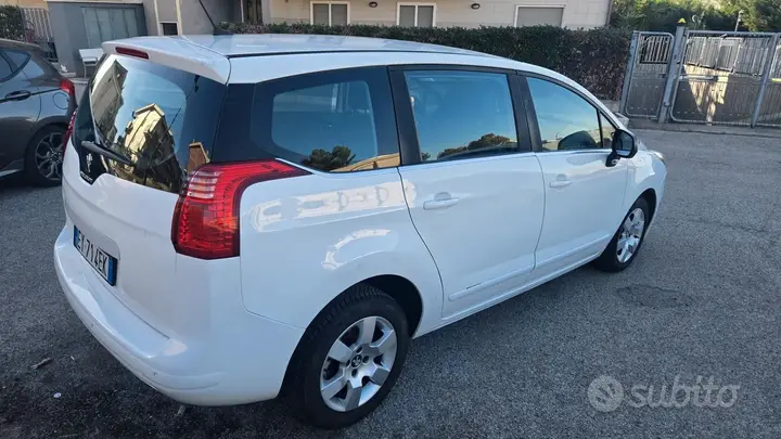 Peugeot 5008 2015 photo 3