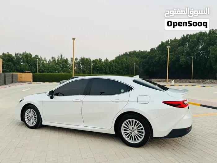 Toyota Camry 2025 photo 2