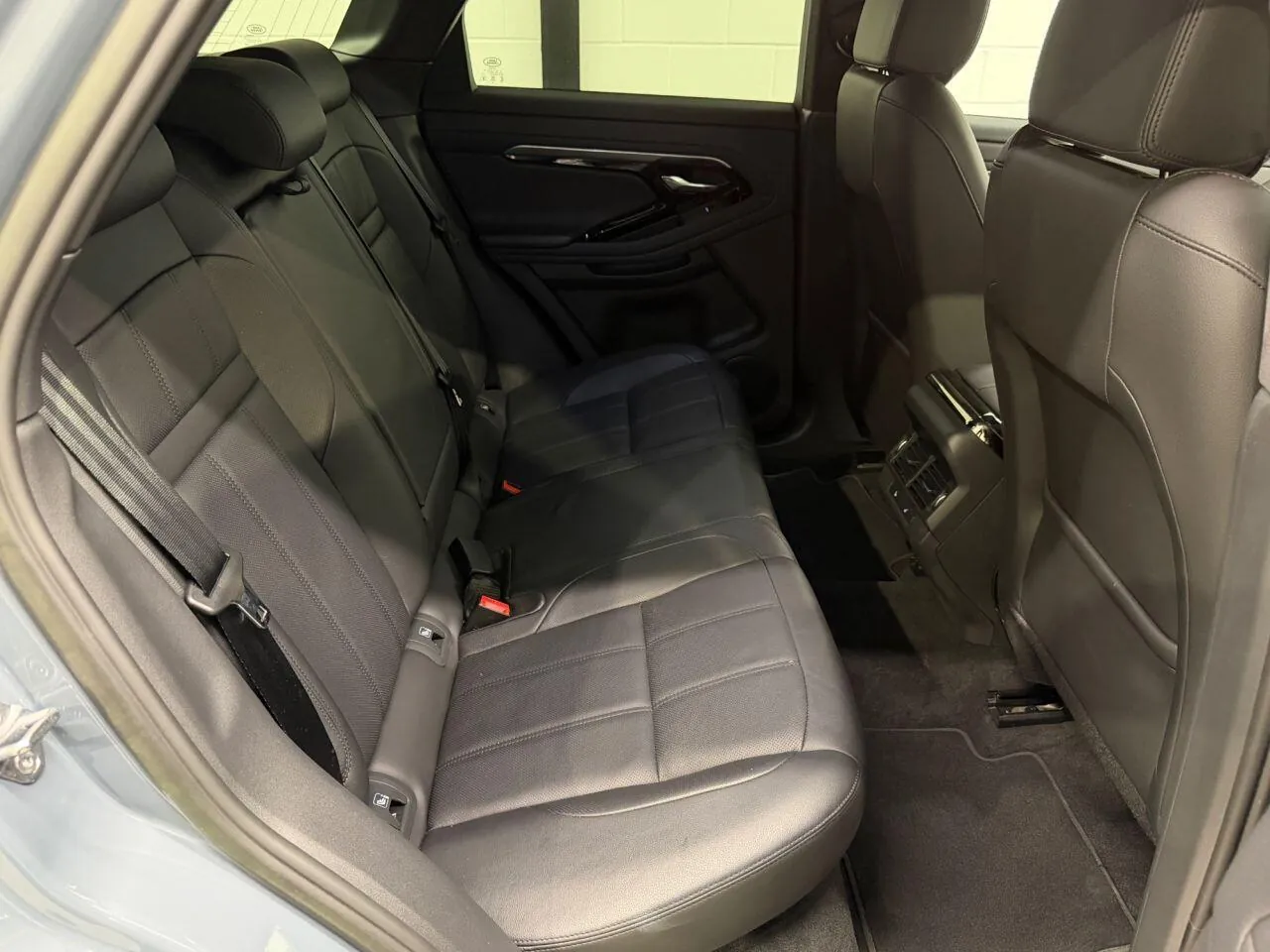 Land Rover Range Rover Evoque 2023 photo 5