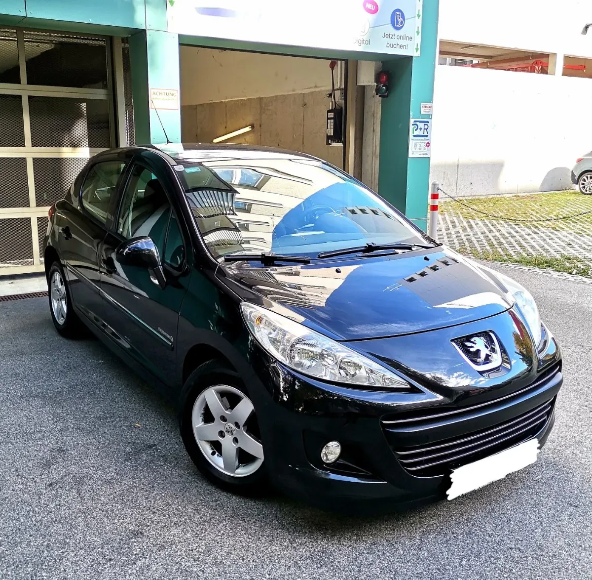 Peugeot 207 2011 photo 2