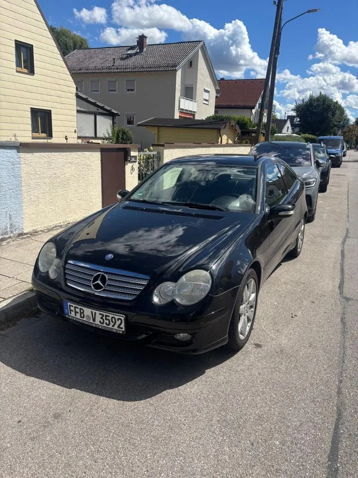 Mercedes-Benz C 230