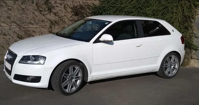 Audi A3 2010 photo 2