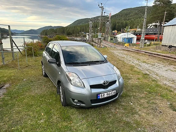 Toyota Yaris 2010 photo 4