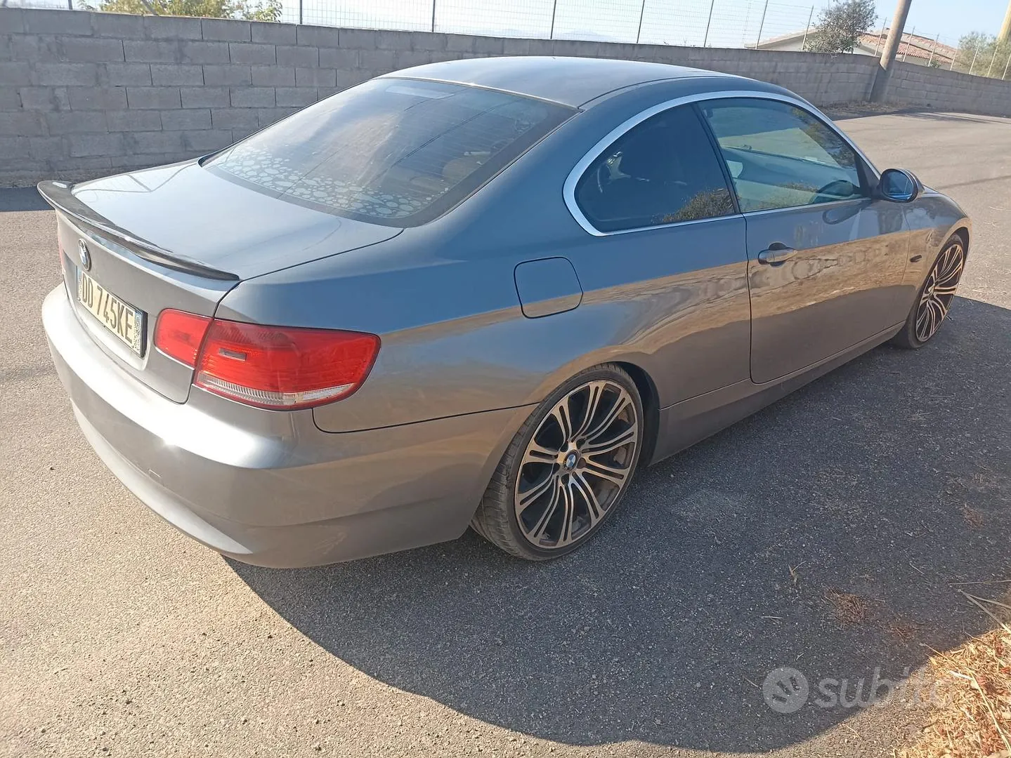 BMW 330 2006 photo 2