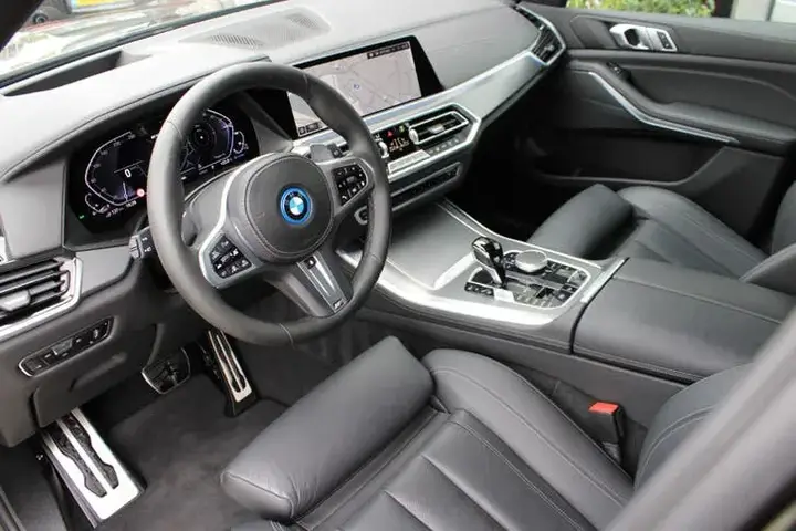 BMW X5 2021 photo 2