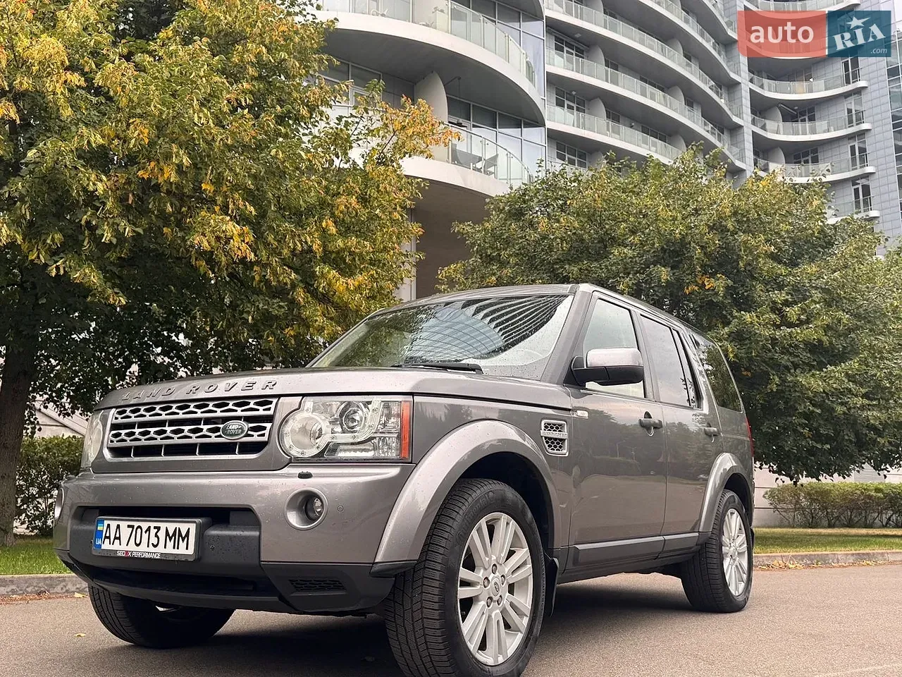 Land Rover Discovery 2010 photo 3