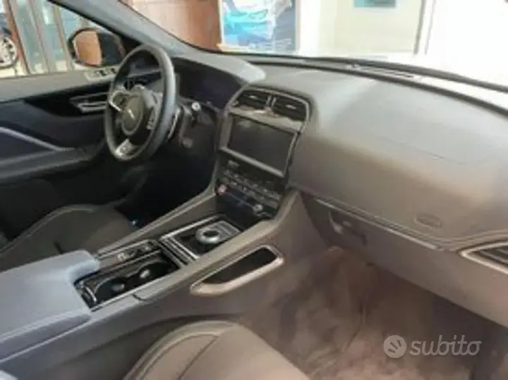 Jaguar F-Pace 2021 photo 4