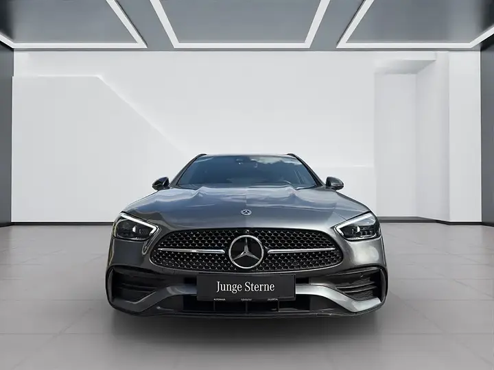 Mercedes-Benz C-Class 2025 photo 3