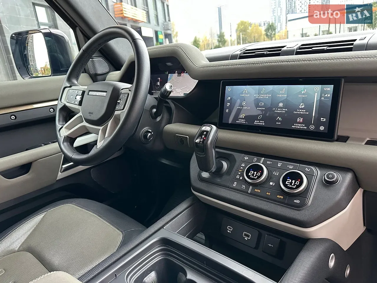 Land Rover Defender 2021 photo 4