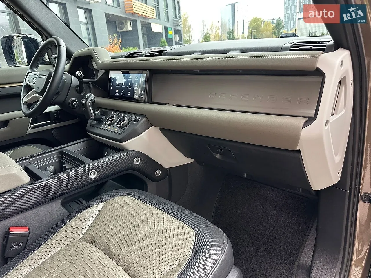 Land Rover Defender 2021 photo 5