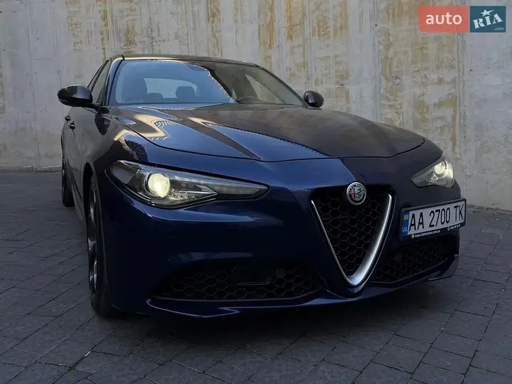 Alfa Romeo Giulia 2018 photo 2