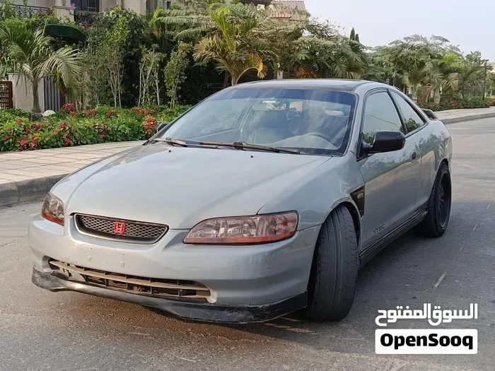 Honda Accord 2000 photo 2