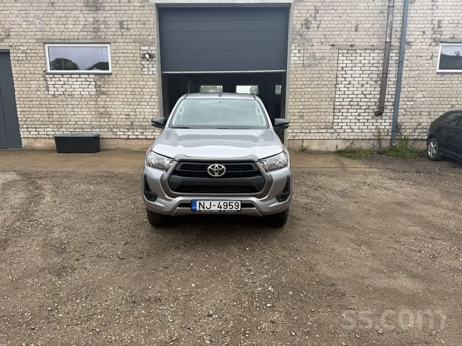 Toyota Hilux 2021 photo 2