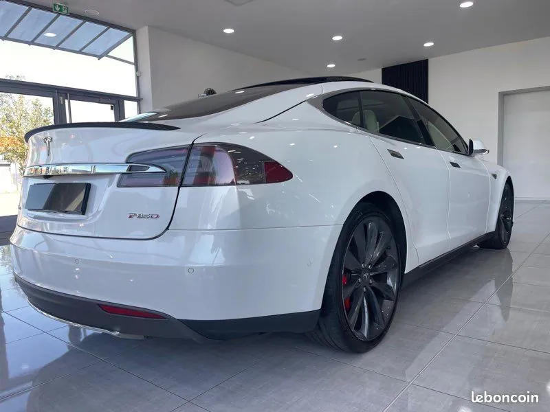 Tesla Model S 2015 photo 3