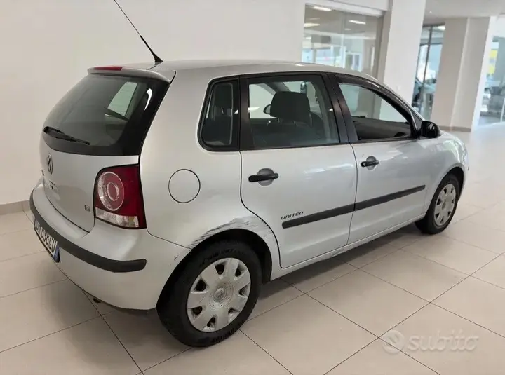 Volkswagen Polo 2008 photo 2