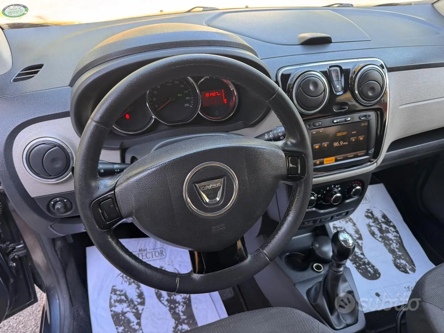 Dacia Lodgy 2014 photo 5