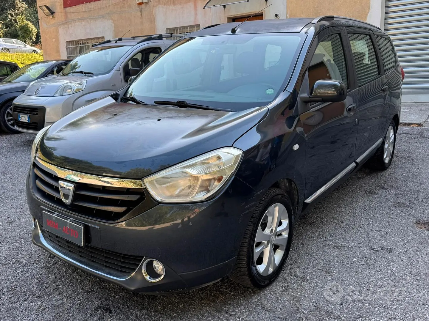 Dacia Lodgy 2014 photo 2