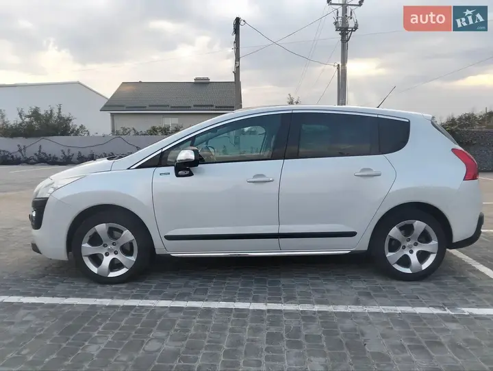 Peugeot 3008 2012 photo 2