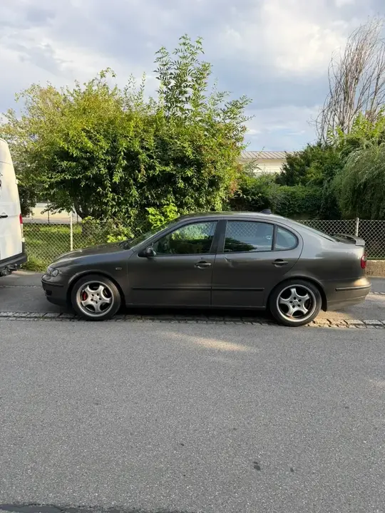 Seat Toledo 2002 photo 2