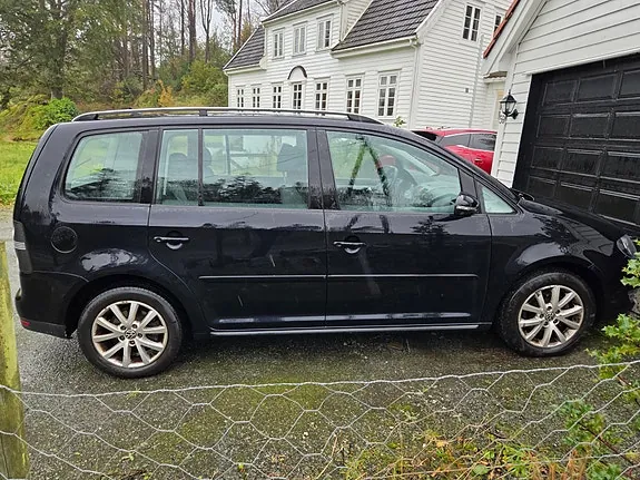 Volkswagen Touran 2010 photo 3