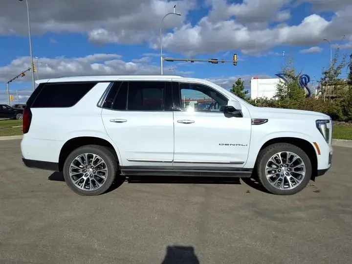 GMC Yukon 2026 photo 4