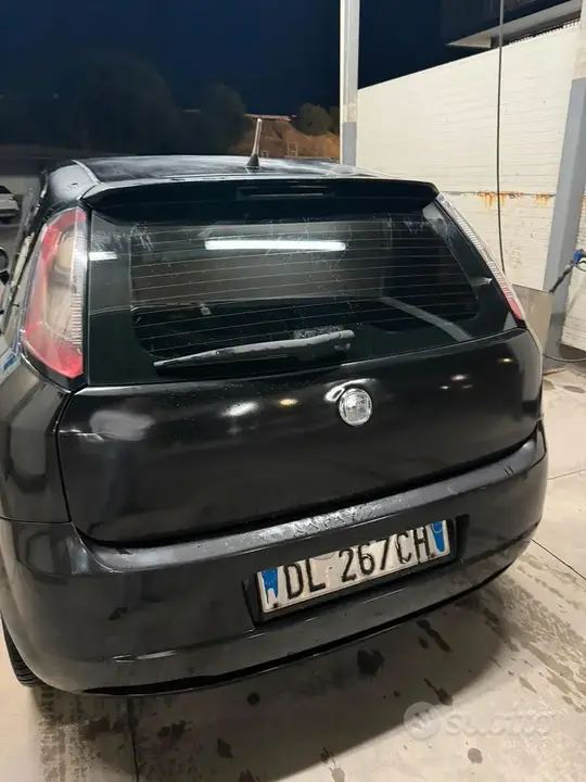 Fiat Grande Punto 2007 photo 3