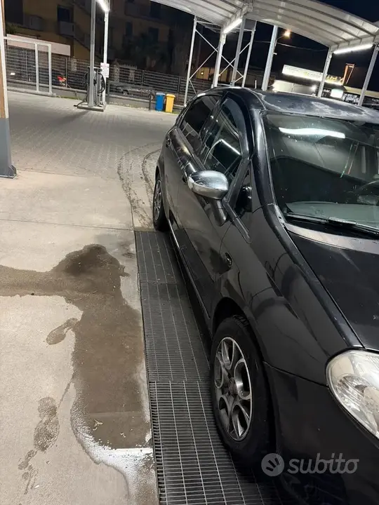 Fiat Grande Punto 2007 photo 2