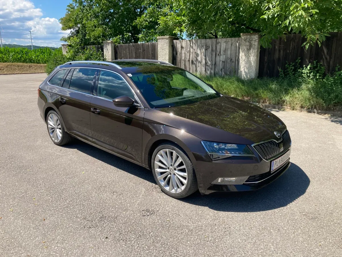Skoda Superb 2019 photo 2