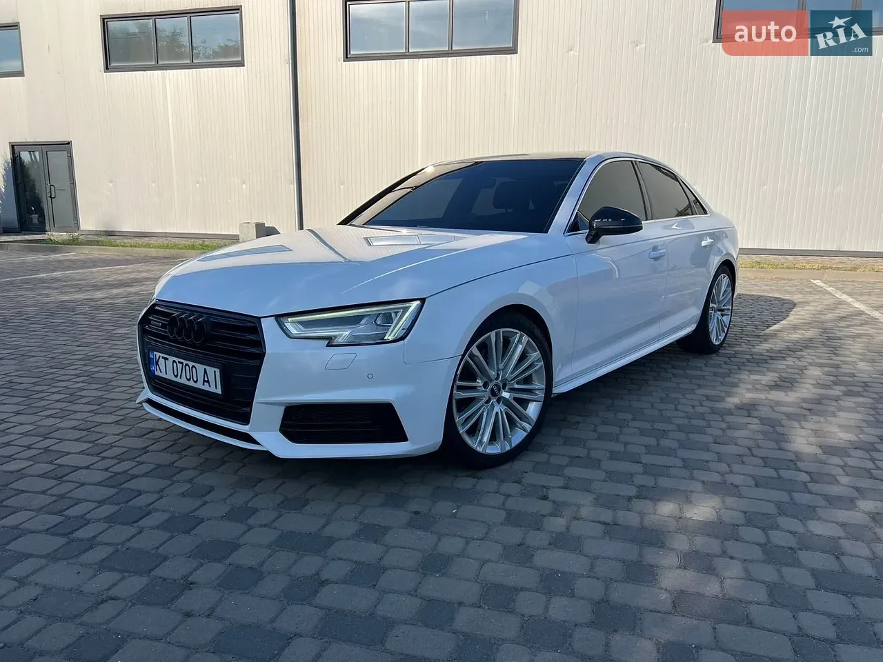 Audi A4 2015 photo 2
