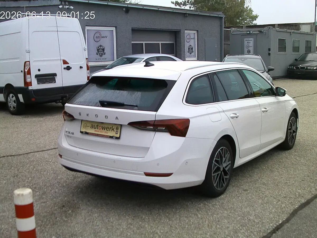 Skoda Octavia 2021 photo 3