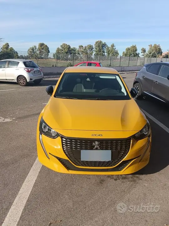 Peugeot 208 2023 photo 3