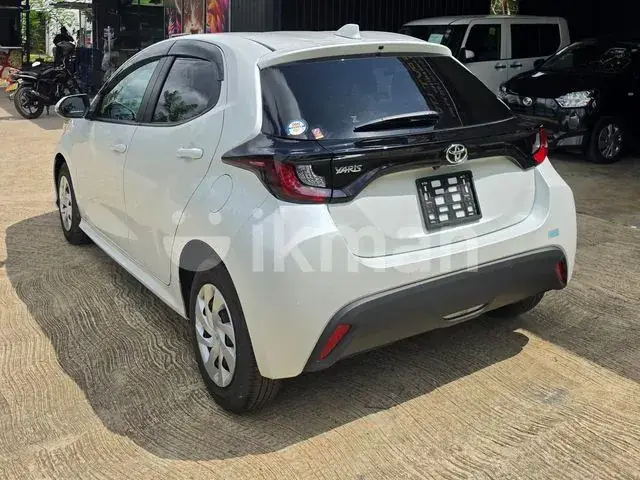 Toyota Yaris 2023 photo 4