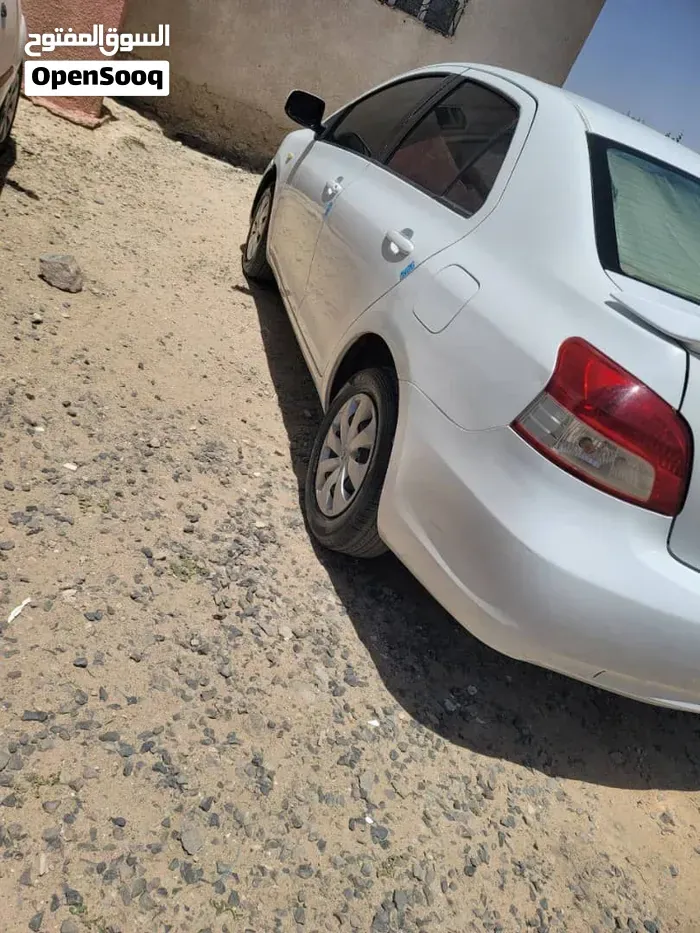 Toyota Yaris 2010 photo 4