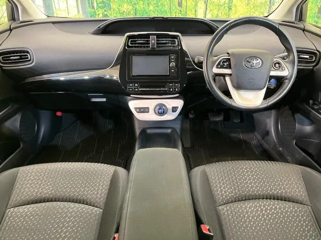 Toyota Prius 2017 photo 2