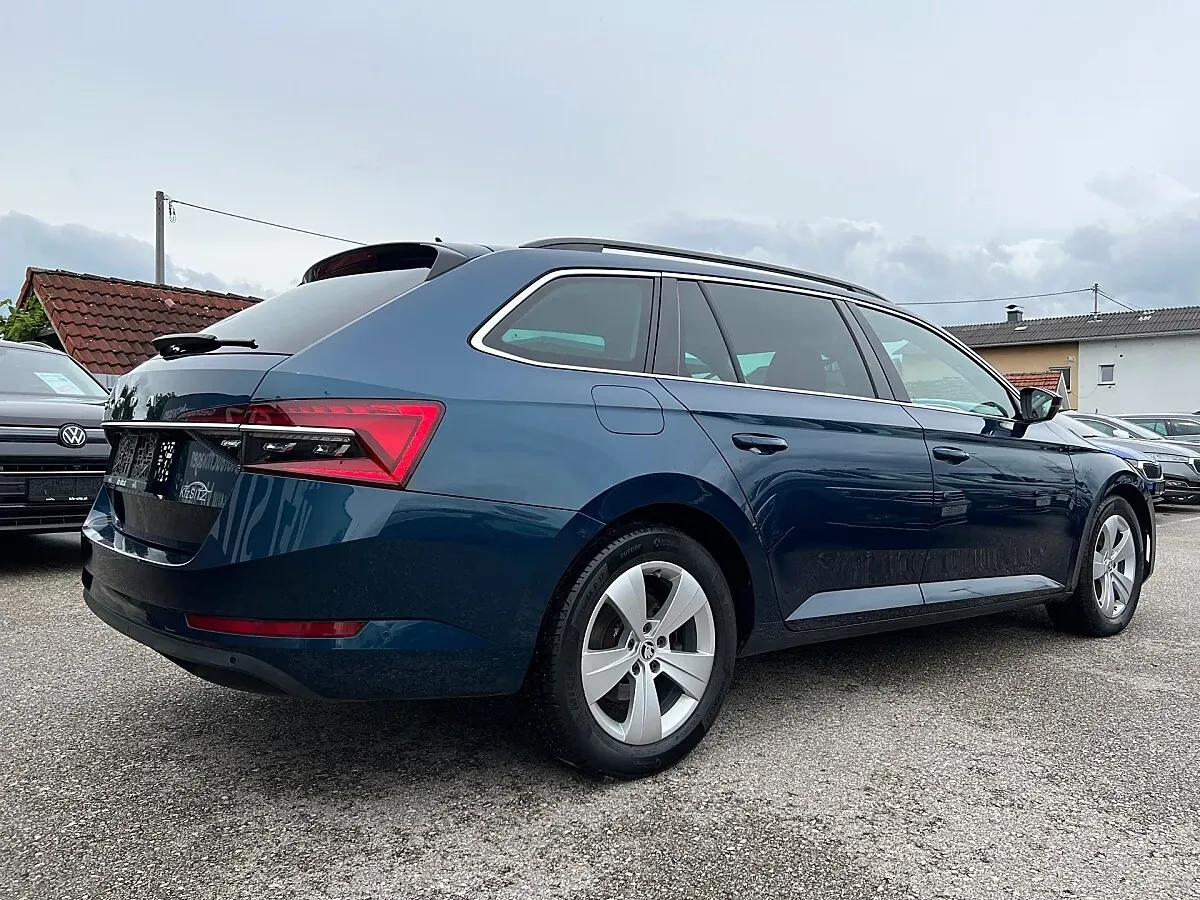 Skoda Superb 2022 photo 3