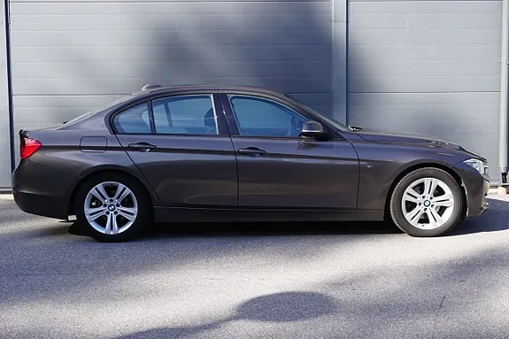 BMW 320D 2012 photo 4