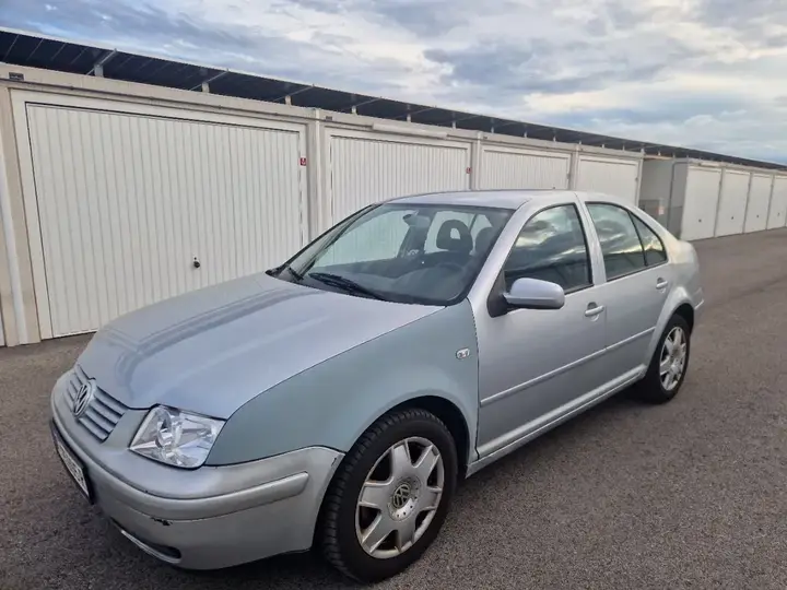 Volkswagen Bora 2001 photo 2