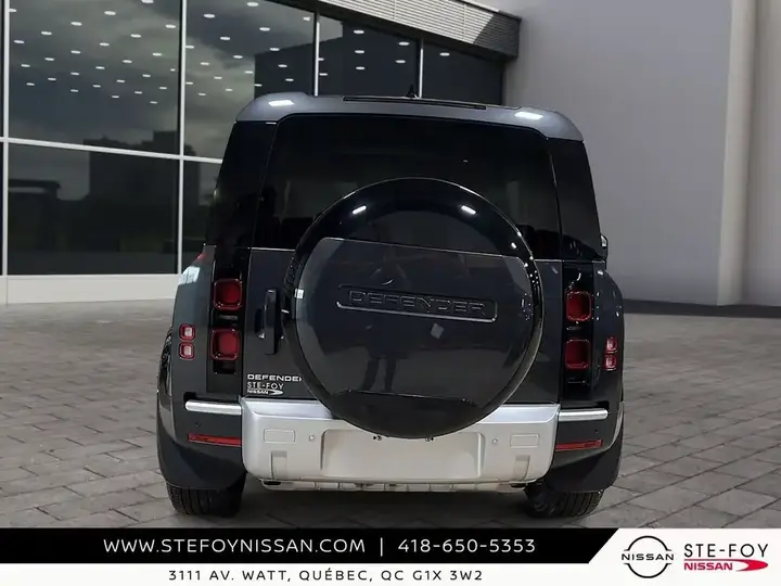 Land Rover Defender 2024 photo 3