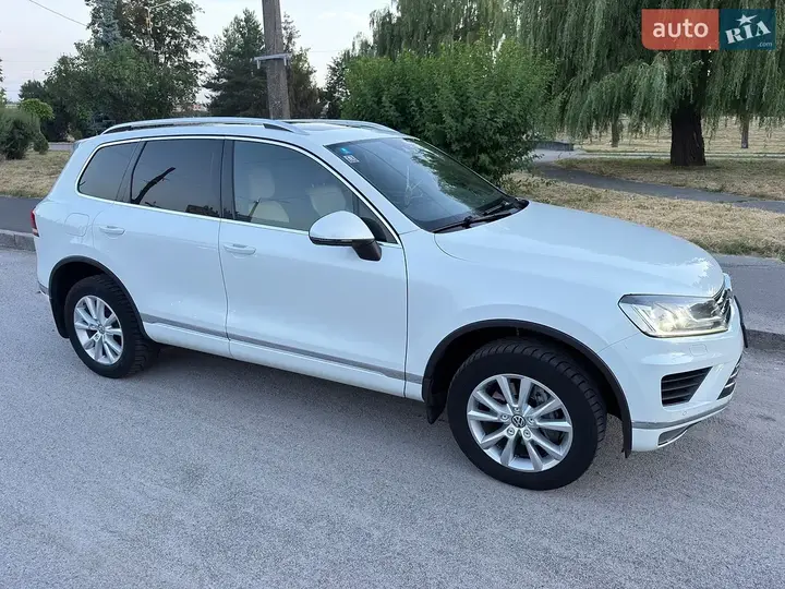 Volkswagen Touareg 2016 photo 2