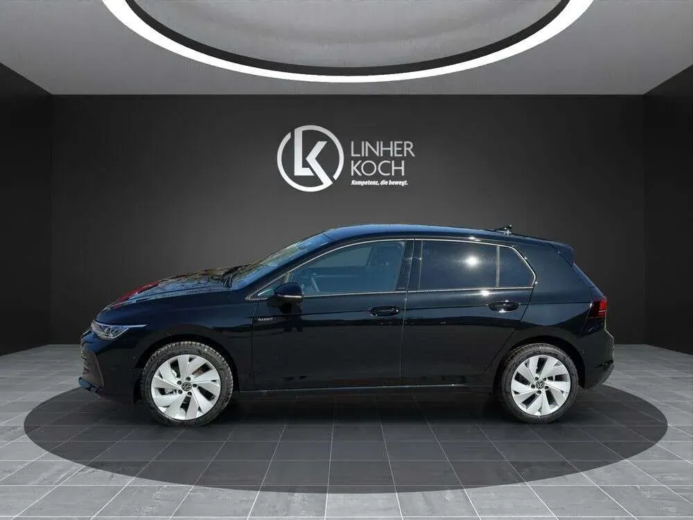 Volkswagen Golf 2026 photo 2