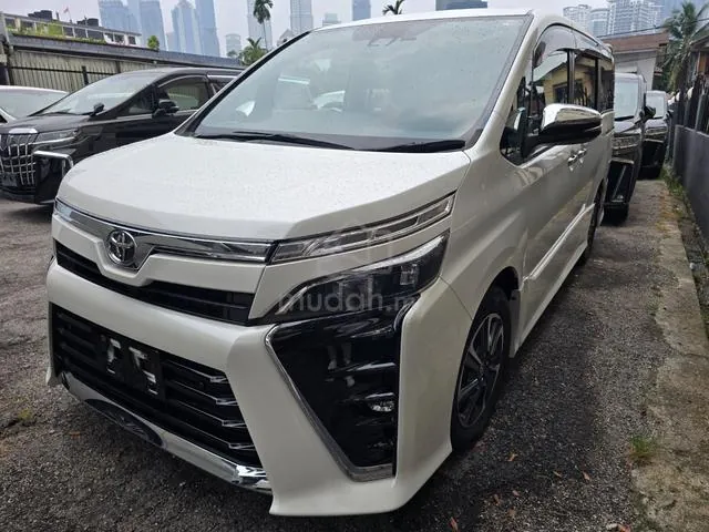 Toyota Voxy 2.0 Zs