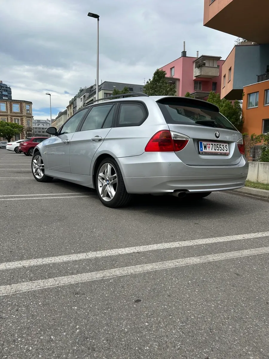 BMW 3 Series 2006 photo 2