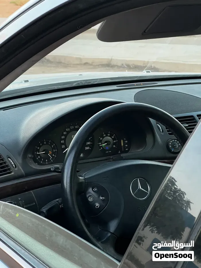 Mercedes-Benz E-Class 2005 photo 3