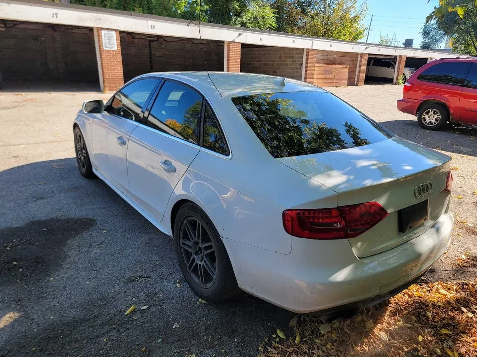 Audi A4 2010 photo 5